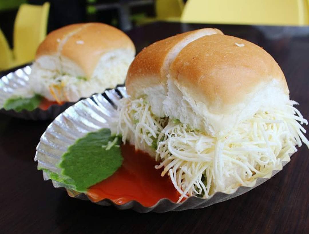 Vada Pav (वड़ा पाव)