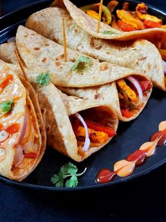 Chilli Paneer Roll (चिली पनीर रोल)